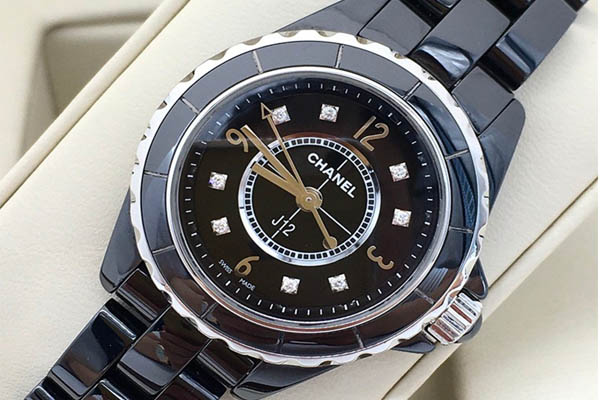 二手香奈儿J12腕表凭什么在旧手表回收市场上畅销？