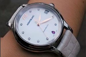 机械VS石英 万宝龙摩纳哥公主系列旧手表回收价格哪个更高？