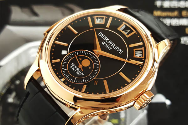 百达翡丽5207R-001旧手表回收多少钱 复杂功能是高价法宝