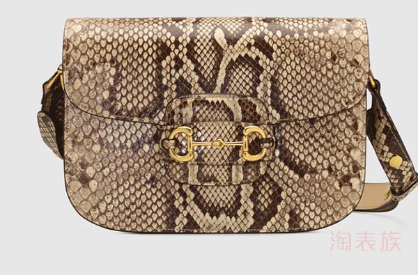 蛇皮材质的古驰Gucci 1955马衔扣肩背包包回收多少钱