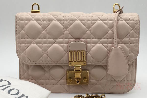 迪奥Miss Dior系列奢侈品包包回收一般几折？