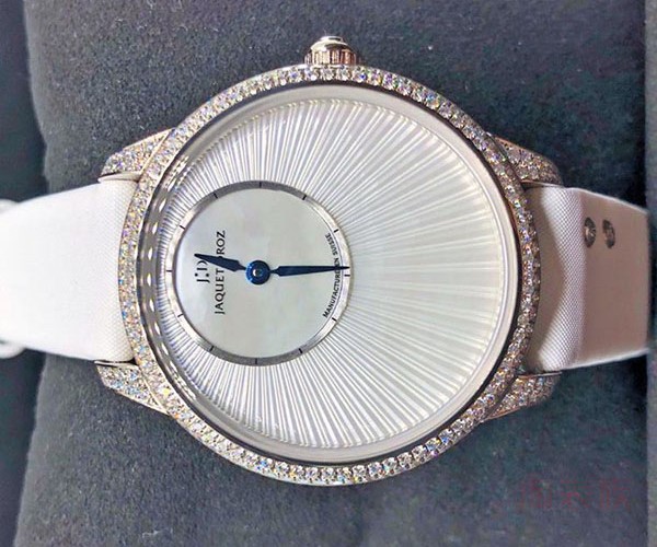 回收原镶钻雅克德罗贝母手表什么价位，高价会是奢望吗？
