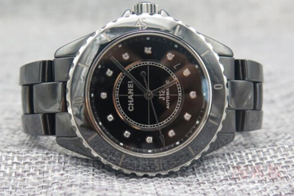 香奈儿J12系列H5702手表展示