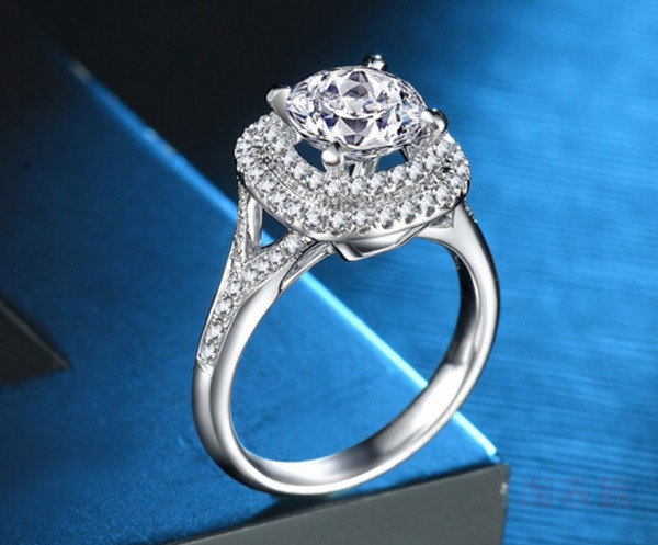 二手蓝色多瑙河 白18K金钻戒克拉钻石戒指展示图