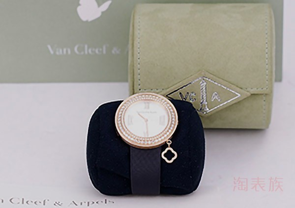 梵克雅宝外框女性镶钻白盘手表