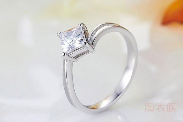 二手乐维斯 白18K金公主方形钻石戒指