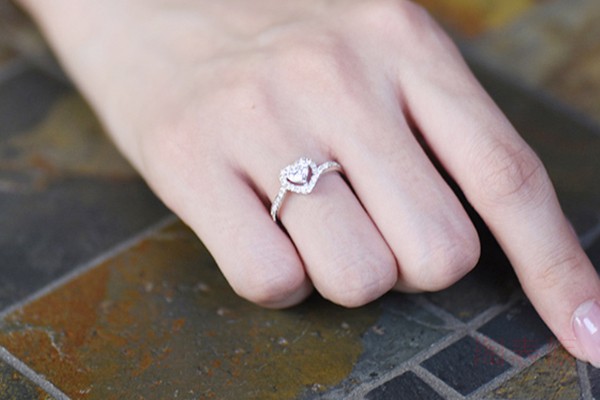 二手浪漫之心1.2克拉求婚钻石戒指