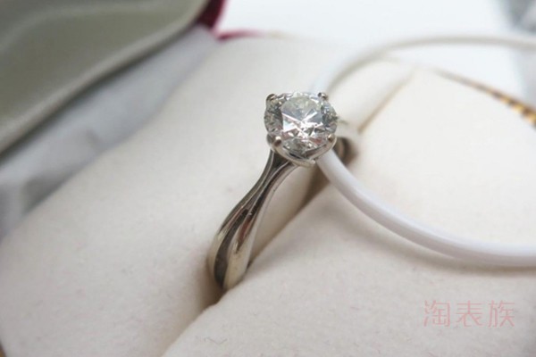 二手周大福0.67ct AU750 女士钻戒