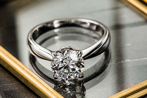 一克拉钻石戒指二手回收多少钱