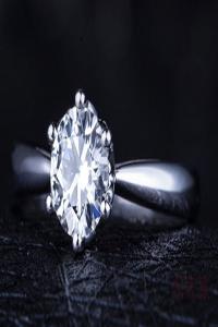六福钻石戒指回收价格怎么评估