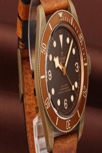 帝舵碧湾青铜手表回收价格是原价的几折